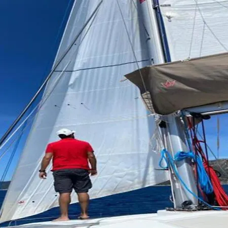 Catamarano Pax Abyssi Botel Villasimius