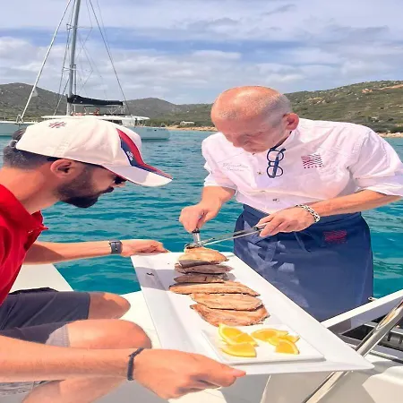 Catamarano Pax Abyssi Botel