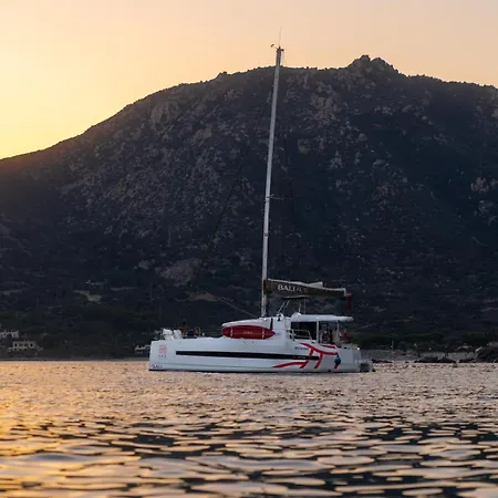 Catamarano Pax Abyssi Botel *